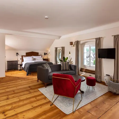 Podenhaus Aparthotel 3*